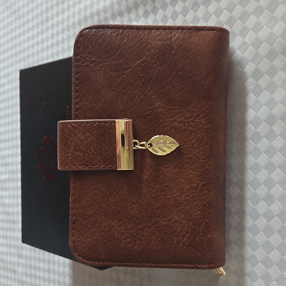 Elegant Brown Leather Women's Wallet.